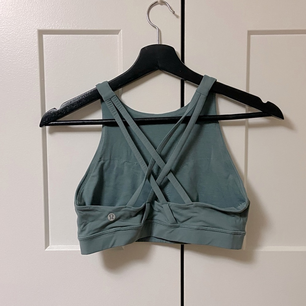 Lululemon | High neck sports bra